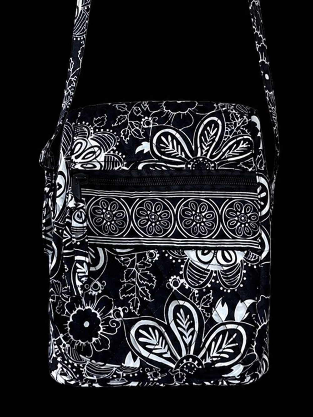 Vera Bradley black white shoulder bag zipper